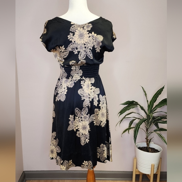 Velvety Dress - Picture 5 of 8